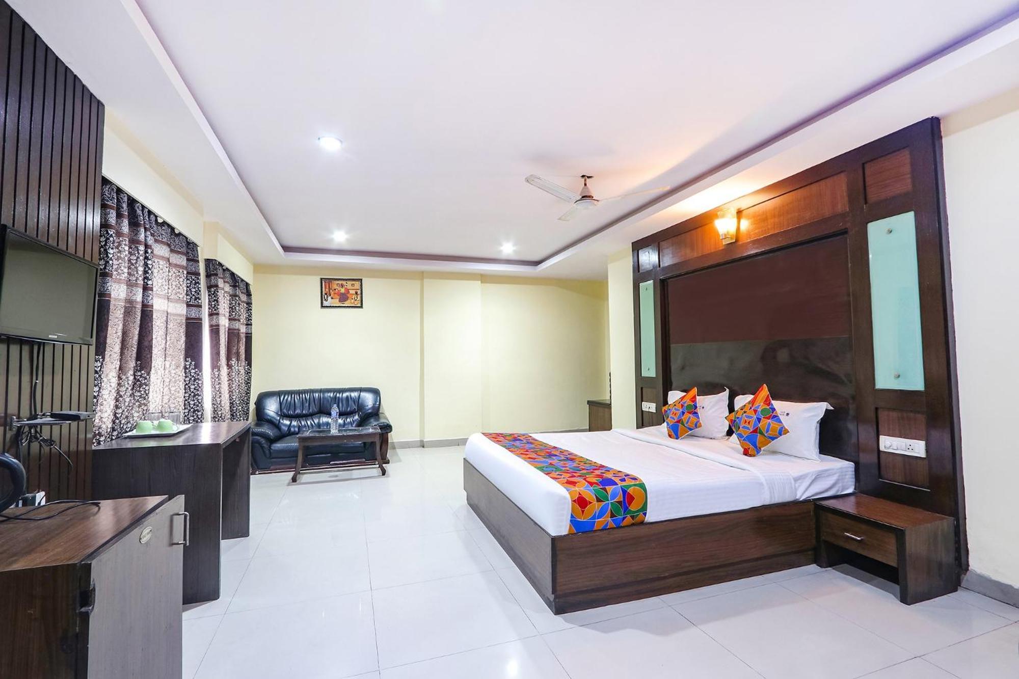 Fabhotel Royal Residency II - Nr Lakdikapul Metro Station Хайдарабад Экстерьер фото