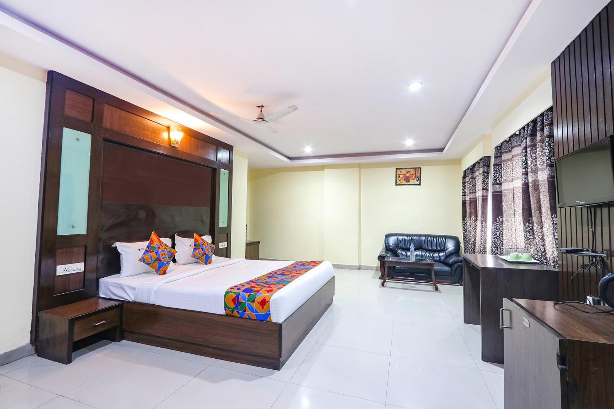 Fabhotel Royal Residency II - Nr Lakdikapul Metro Station Хайдарабад Экстерьер фото
