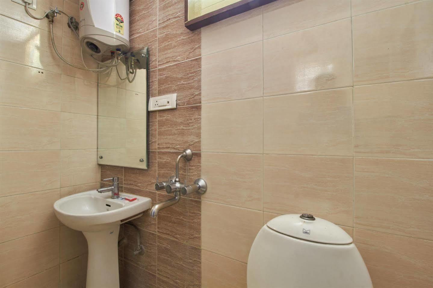 Fabhotel Royal Residency II - Nr Lakdikapul Metro Station Хайдарабад Экстерьер фото