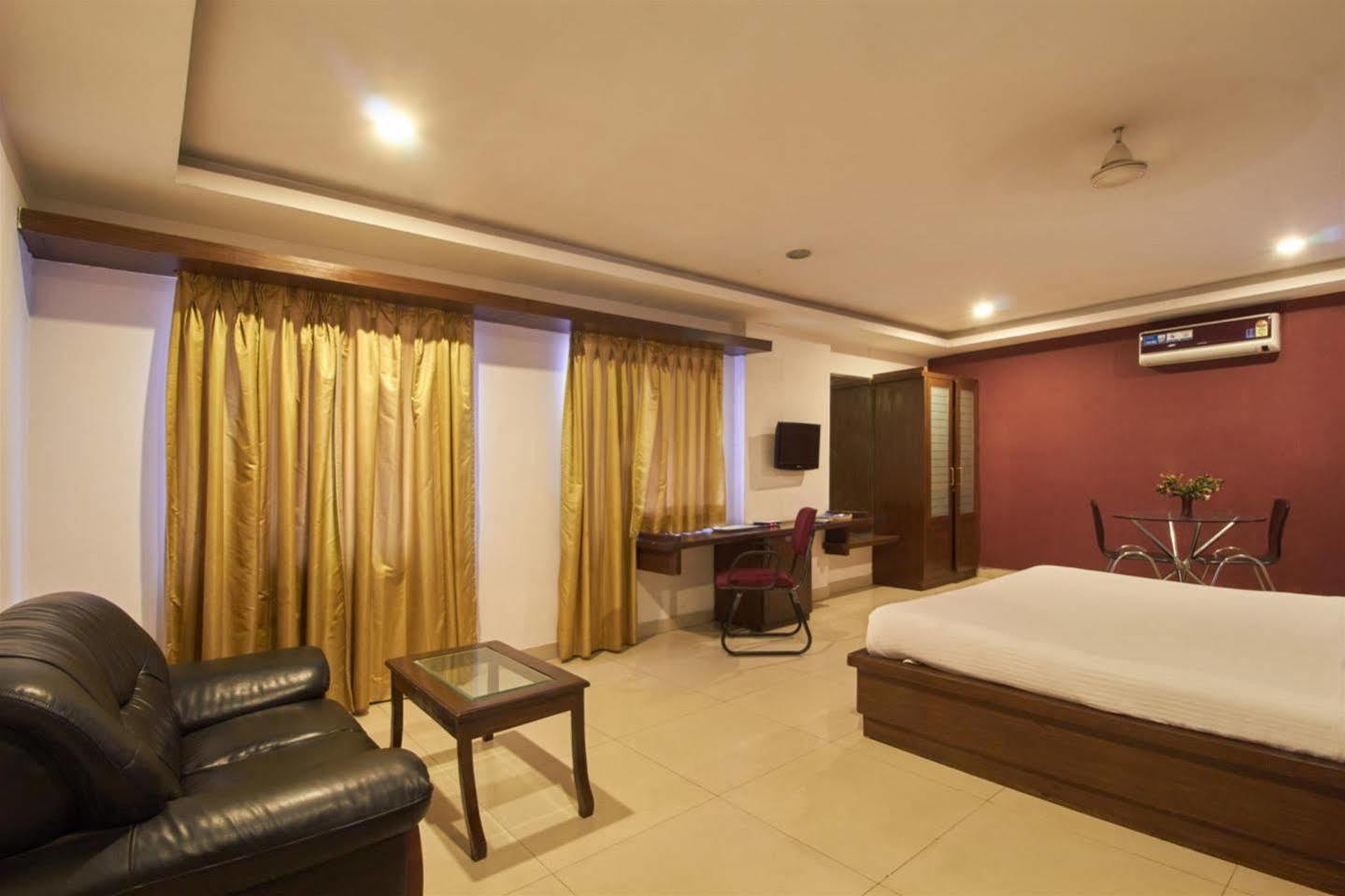 Fabhotel Royal Residency II - Nr Lakdikapul Metro Station Хайдарабад Экстерьер фото