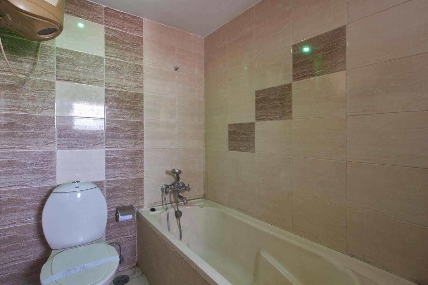 Fabhotel Royal Residency II - Nr Lakdikapul Metro Station Хайдарабад Экстерьер фото