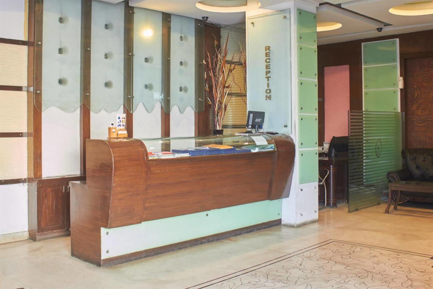 Fabhotel Royal Residency II - Nr Lakdikapul Metro Station Хайдарабад Экстерьер фото